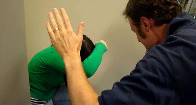 Opet se ne krstiš kad prođeš pored crkve: Otac vaspitava dete u privatnoj svojini