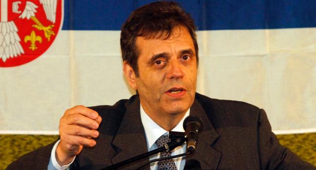 Pronašao kontigent glasova za sprečavanje crnogorske nezavisnosti: Vojislav Koštunica, Miloševićev nastavljač