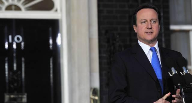 Najavio ostavku posle teškog poraza: Dejvid Kameron, odlazeći britanski premijer