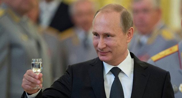 Odsustvo osećaja odgovornosti: Vladimir Putin, u detinjastom zanosu